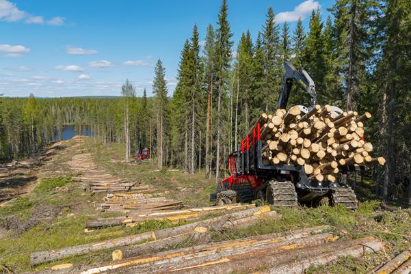Komatsu 895 forwarder